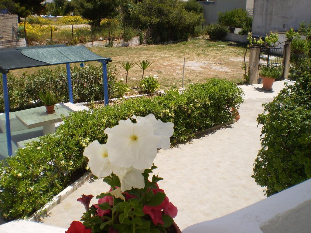 Barbara II Hotel Agia Marina  Exterior photo